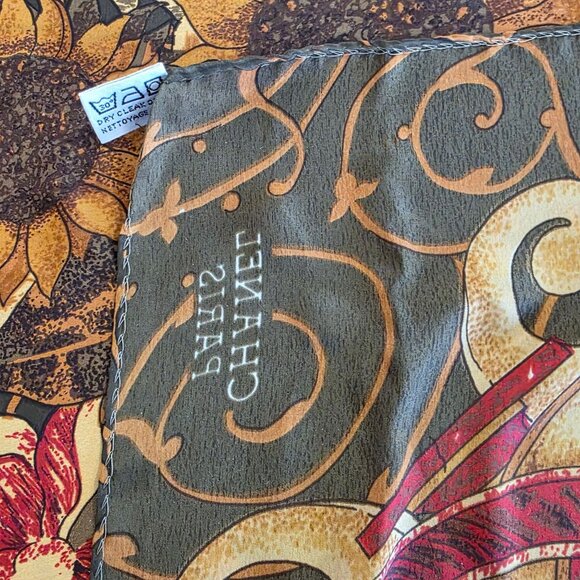 Vintage Chanel Paris Silk Scarf Classic Quiet Luxury Old Money Sunflowers - Picture 7 of 16